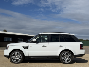 2011 Land Rover Range Rover Sport 3.0 Sd V6 Hse in White — image 6