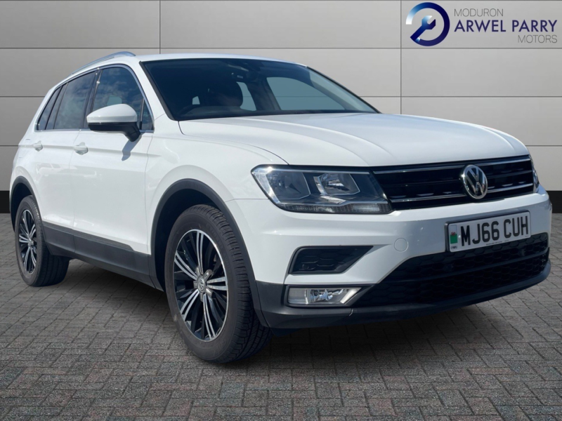 2016 Volkswagen Tiguan 2.0 Tdi Bluemotion Tech Se Navigation in White — image 1