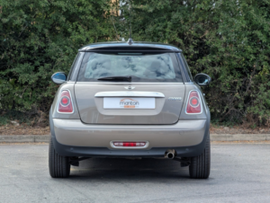 2012 MINI Hatch Cooper 2012 1.6 Automatic 18,000 Miles in Silver — image 5