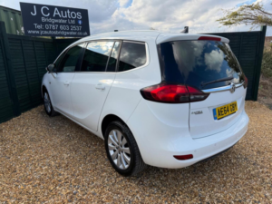 2014 Vauxhall Zafira Tourer 1.8 16v Tech Line Euro 5 5dr in White — image 5