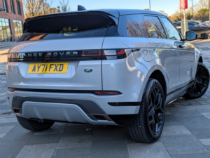 2022 Land Rover Range Rover Evoque 1.5 P300e 12.2kwh R-Dynamic Se in Silver — image 4
