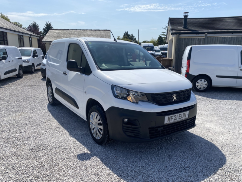 2021 Peugeot Partner 1.5 Bluehdi 1000 Professional in White — image 1