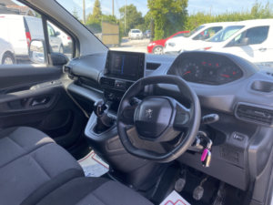2021 Peugeot Partner 1.5 Bluehdi 1000 Professional in White — image 4