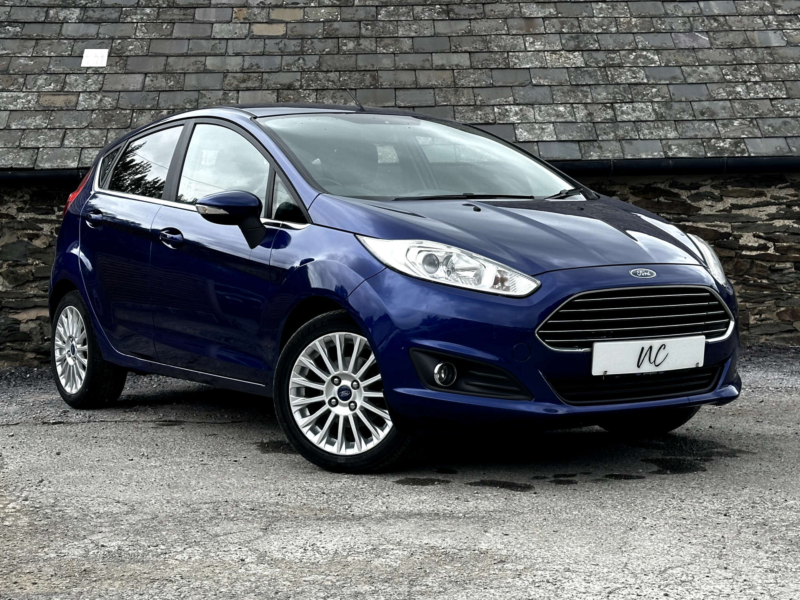 2014 Ford Fiesta 1.2 Fiesta Zetec 5dr in Blue — image 1