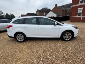 2014 Ford Focus 1.6 Titanium Navigator Estate 5dr Petrol Powershift Euro 5 (125 Ps) in White — image 5