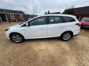 2014 Ford Focus 1.6 Titanium Navigator Estate 5dr Petrol Powershift Euro 5 (125 Ps) in White — image 6
