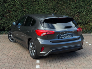 2018 Ford Focus 1.0t Ecoboost St-Line Auto Euro 6 (s/s) 5dr in Grey — image 2
