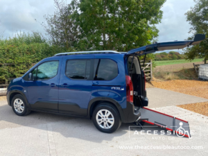 2019 Peugeot Rifter 1.5 Allure Horizon Rs 1.5 Bluehdi Eat8 in Blue — image 6