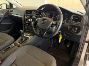 2017 Volkswagen Golf 1.6 Tdi Se Nav Euro 6 (s/s) 5dr in Silver — image 3