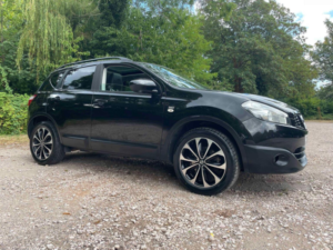 2013 Nissan Qashqai 1.5 Dci 360 2WD Euro 5 5dr in Black — image 3