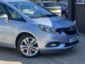 2018 Vauxhall Zafira Tourer 1.4 I Turbo Sri Nav in Silver — image 4