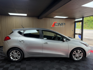 2013 Kia Ceed 1.6 Crdi Ecodynamics 2 Hatchback 5dr Diesel Manual Euro 5 (s/s) (126 Bhp) in Silver — image 2
