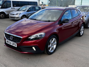2014 Volvo V40 Cross Country 1.6 D2 Lux in Red — image 4