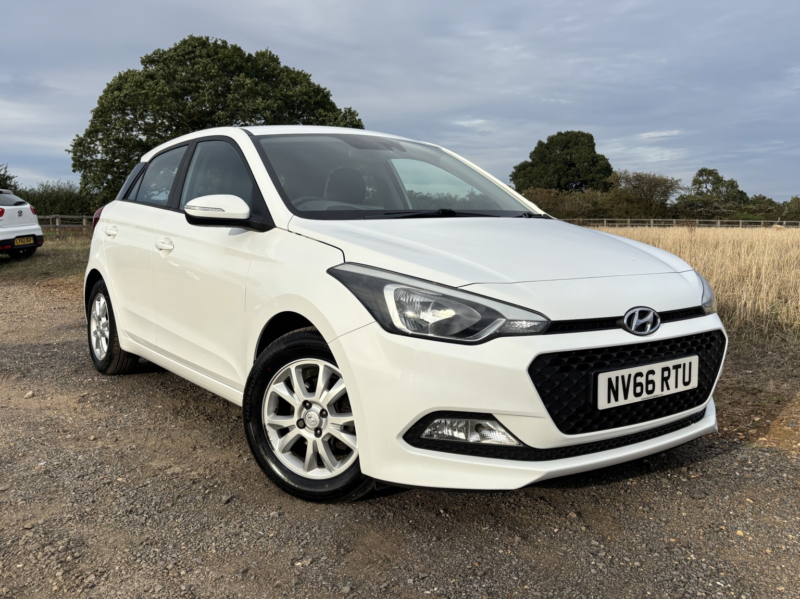 2017 Hyundai I20 1.2 I20 Se 1.2 84ps My16 in White — image 1