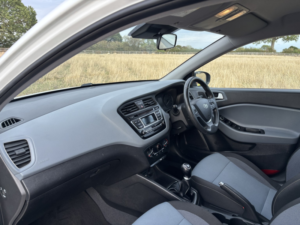 2017 Hyundai I20 1.2 I20 Se 1.2 84ps My16 in White — image 2