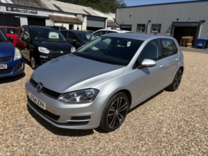 2014 Volkswagen Golf 1.6 Tdi Bluemotion Tech Se in Silver — image 4