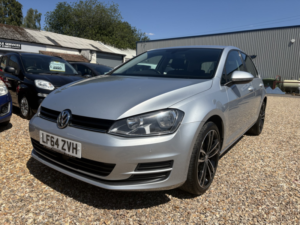 2014 Volkswagen Golf 1.6 Tdi Bluemotion Tech Se in Silver — image 5