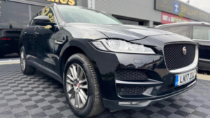 2017 Jaguar F-Pace 2.0 D180 Portfolio Auto AWD Euro 6 (s/s) 5dr in Black — image 2