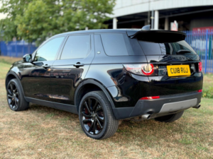 2018 Land Rover Discovery Sport 2.0 Td4 Hse Black Auto 4WD Euro 6 (s/s) 5dr in Black — image 4