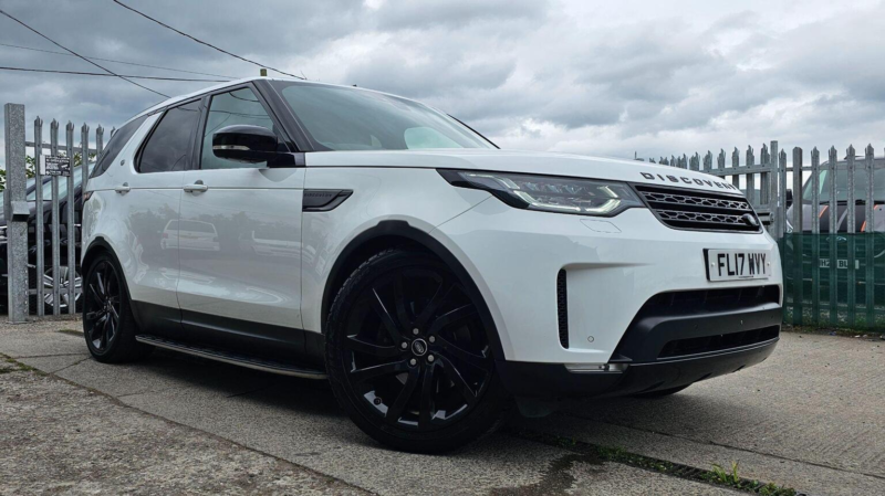 2017 Land Rover Discovery 3.0 Td V6 Hse Luxury Auto 4WD Euro 6 (s/s) 5dr in White — image 1