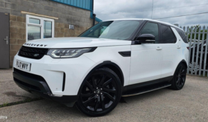 2017 Land Rover Discovery 3.0 Td V6 Hse Luxury Auto 4WD Euro 6 (s/s) 5dr in White — image 3