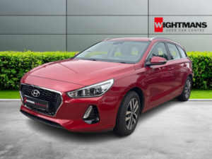 2017 Hyundai I30 1.0 I30 Tr Se Nav 1.0t 120ps in Red — image 3