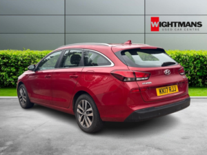 2017 Hyundai I30 1.0 I30 Tr Se Nav 1.0t 120ps in Red — image 5
