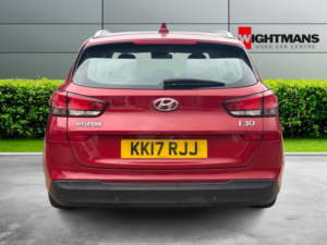 2017 Hyundai I30 1.0 I30 Tr Se Nav 1.0t 120ps in Red — image 6