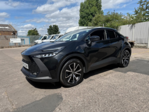 2025 Toyota C-Hr 2.0 Vvt 13.6kwh Design SUV 5dr Petrol Plug-In Hybrid CVT Euro 6 (s/s) (223 Ps) in Black — image 4
