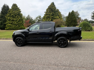 2019 Nissan Navara 2.3 Dci N-Guard Pickup Double Cab 4dr Diesel Auto 4WD Euro 6 (190 Ps) in Black — image 2