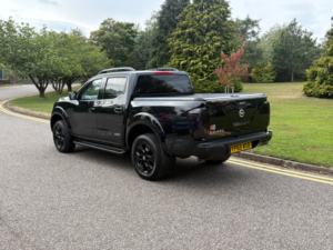 2019 Nissan Navara 2.3 Dci N-Guard Pickup Double Cab 4dr Diesel Auto 4WD Euro 6 (190 Ps) in Black — image 3
