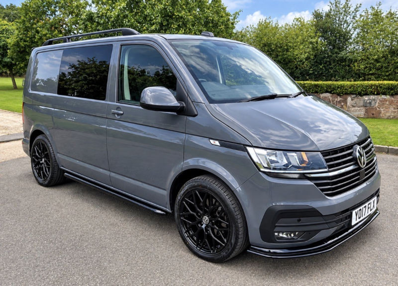2022 Volkswagen Transporter T6.1 2.0 Tdi Highline Kombi 150 DSG Auto Swb in Grey — image 1