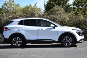 2023 Kia Sportage 1.6 H T-Gdi 3 SUV 5dr Petrol Hybrid Auto Euro 6 (s/s) (226 Bhp) in White — image 2
