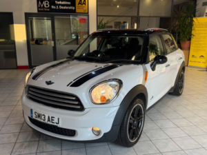 2013 MINI Countryman 1.6 Cooper D All4 Countryman in White — image 5