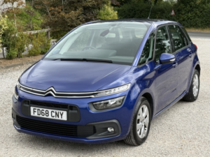 2018 Citroen C4 Spacetourer 1.2 Puretech Touch Edition in Blue — image 3