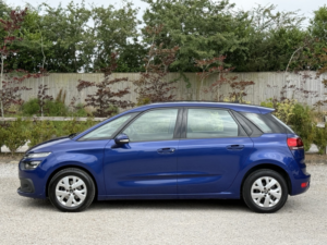2018 Citroen C4 Spacetourer 1.2 Puretech Touch Edition in Blue — image 4