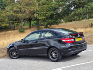 2010 Mercedes-Benz Clc Class 2.1 Clc200 Cdi Se Coupe 3dr Diesel Manual Euro 4 (122 Ps) in Black — image 5