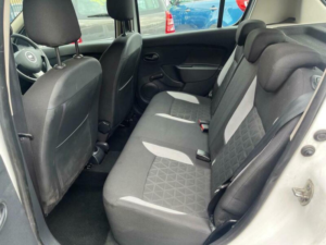 2015 Dacia Sandero Stepway 0.9 Tce Laureate Euro 6 (s/s) 5dr in White — image 6