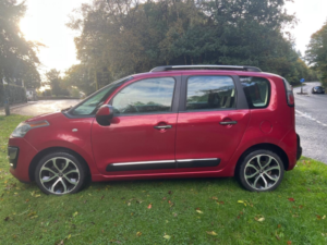 2015 Citroen C3 Picasso 1.6 Hdi Selection in Red — image 4