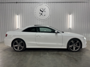 2010 Audi Rs5 4.2 Fsi V8 in White — image 2