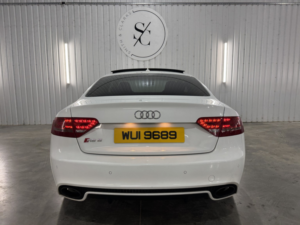 2010 Audi Rs5 4.2 Fsi V8 in White — image 3