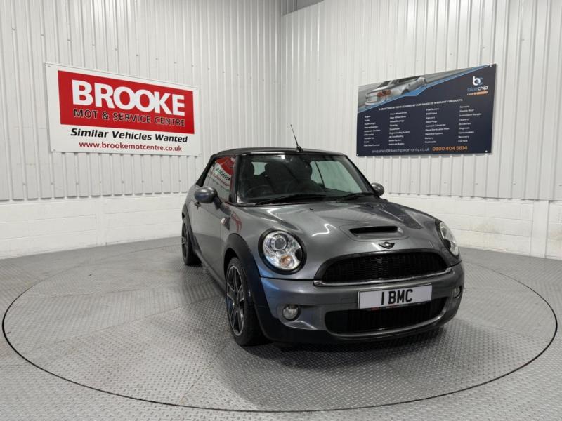 2010 MINI Convertible 1.6 Cooper S Euro 5 (s/s) 2dr in Silver — image 1