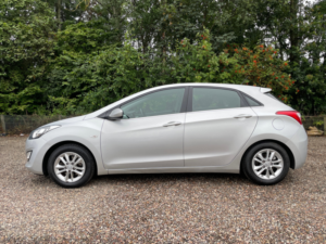 2015 Hyundai I30 1.6 Crdi Blue Drive Se Hatchback 5dr Diesel Manual Euro 6 (s/s) (110 Ps) in Silver — image 6