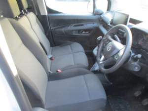 2021 Vauxhall Combo 1.5 Turbo D 2300 Sportive in White — image 3