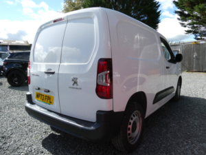 2024 Peugeot Partner 1.5 Bluehdi 1000 Professional Premium + Standard Panel Van 5dr Diesel Manual Swb Euro 6 (s/s) (100 Bhp) in White — image 4