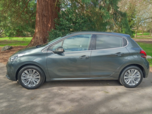 2017 Peugeot 208 1.6 Bluehdi Allure in Grey — image 3