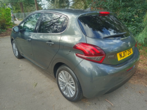2017 Peugeot 208 1.6 Bluehdi Allure in Grey — image 5