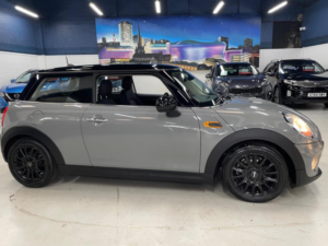 2016 MINI Hatch 1.5 Cooper Euro 6 (s/s) 3dr in Grey — image 2