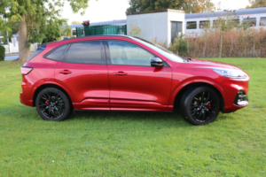 2023 Ford Kuga 1.5 Kuga Black Package Edition 5 Door 1.5l Ecoboost 150ps Fwd 6 Speed Manual in Red — image 2