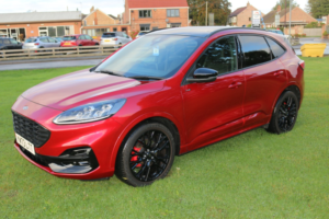 2023 Ford Kuga 1.5 Kuga Black Package Edition 5 Door 1.5l Ecoboost 150ps Fwd 6 Speed Manual in Red — image 4